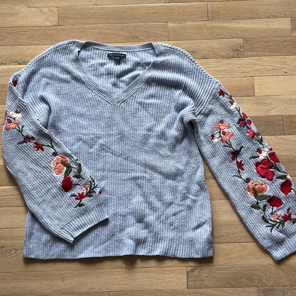 American Eagle sweater